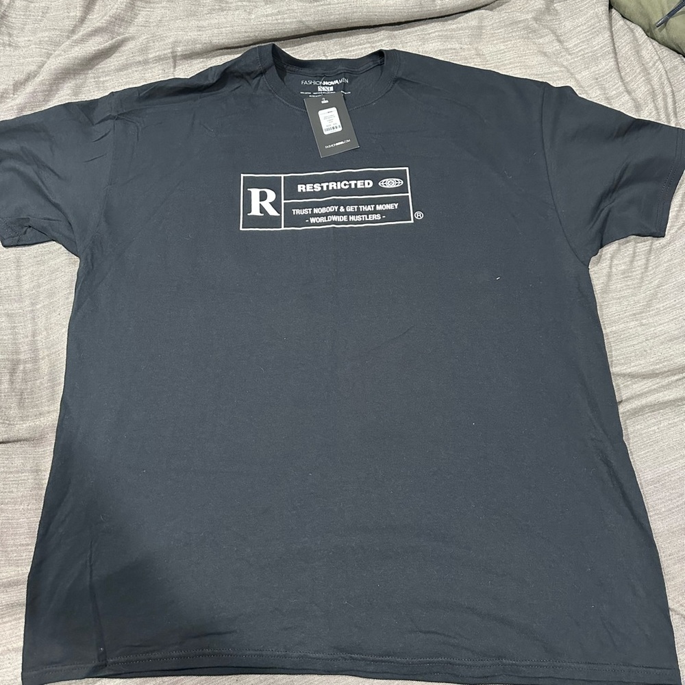 Black t shirt